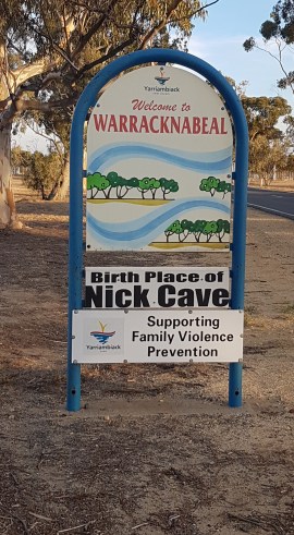 Welcome to Warracknebeal sign